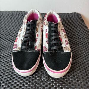 Vans Love Donuts‎ Pattern Sneakers with Black tops no tie slip one